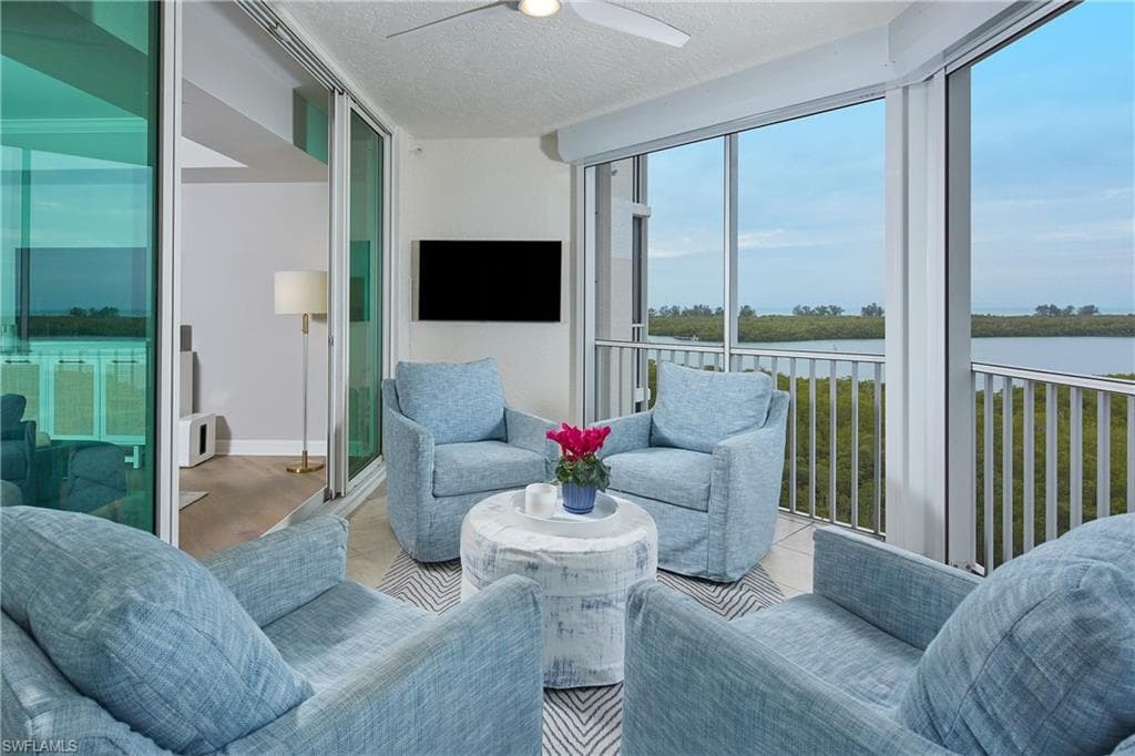 295 Grande WAY 606 NAPLES, FL 34110