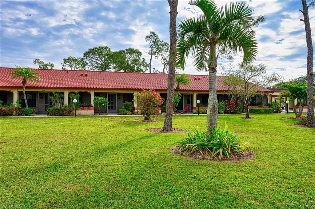 2070 Pine Isle LN 2070 NAPLES, FL 34112