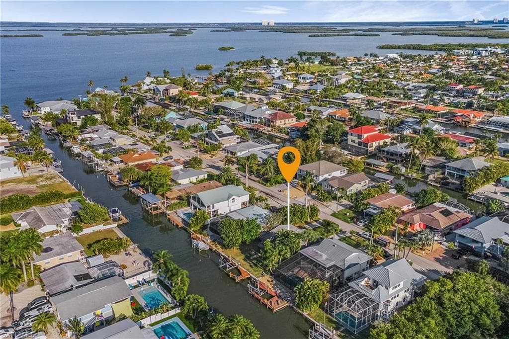 129 Curlew ST FORT MYERS BEACH, FL 33931