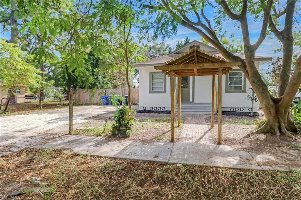 2352 Katherine ST FORT MYERS, FL 33901