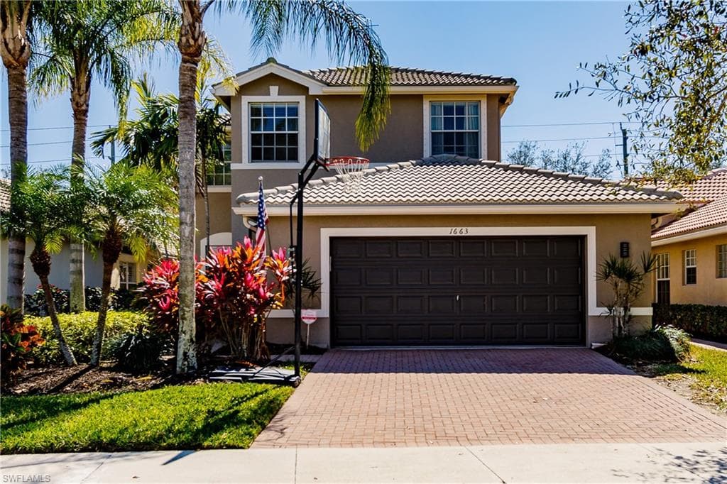1663 Triangle Palm TER NAPLES, FL 34119