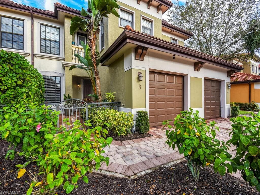 1304 Verde DR 3 NAPLES, FL 34105