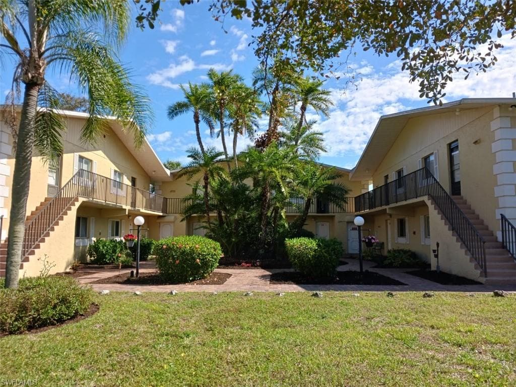 8049 Country RD 204 FORT MYERS, FL 33919