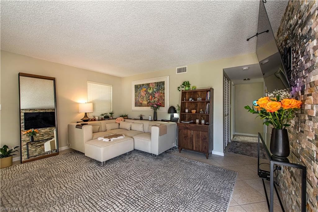 1155 Sandpiper ST A7 NAPLES, FL 34102