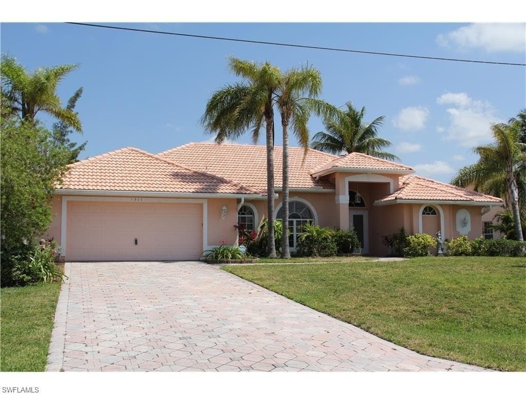 1311 SW 40th TER CAPE CORAL, FL 33914