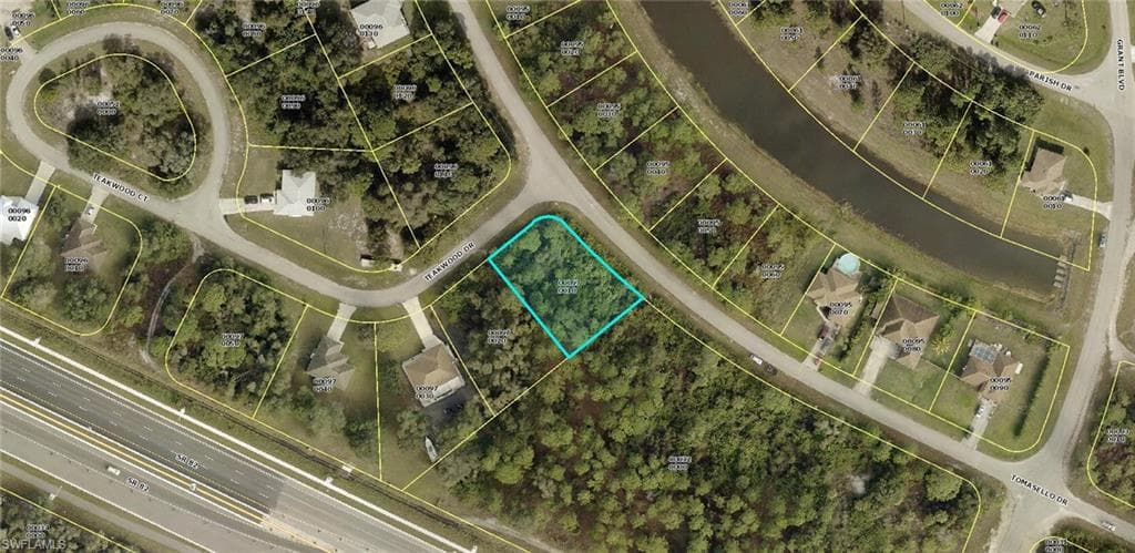 128 Teakwood DR LEHIGH ACRES, FL 33974