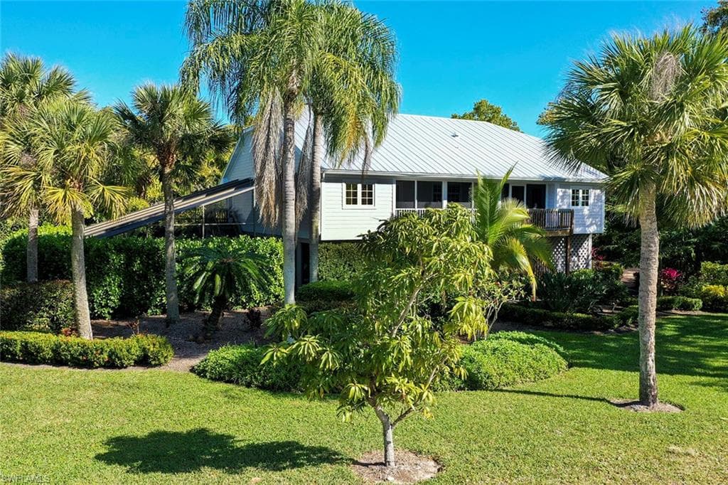 1053 Seahawk LN SANIBEL, FL 33957