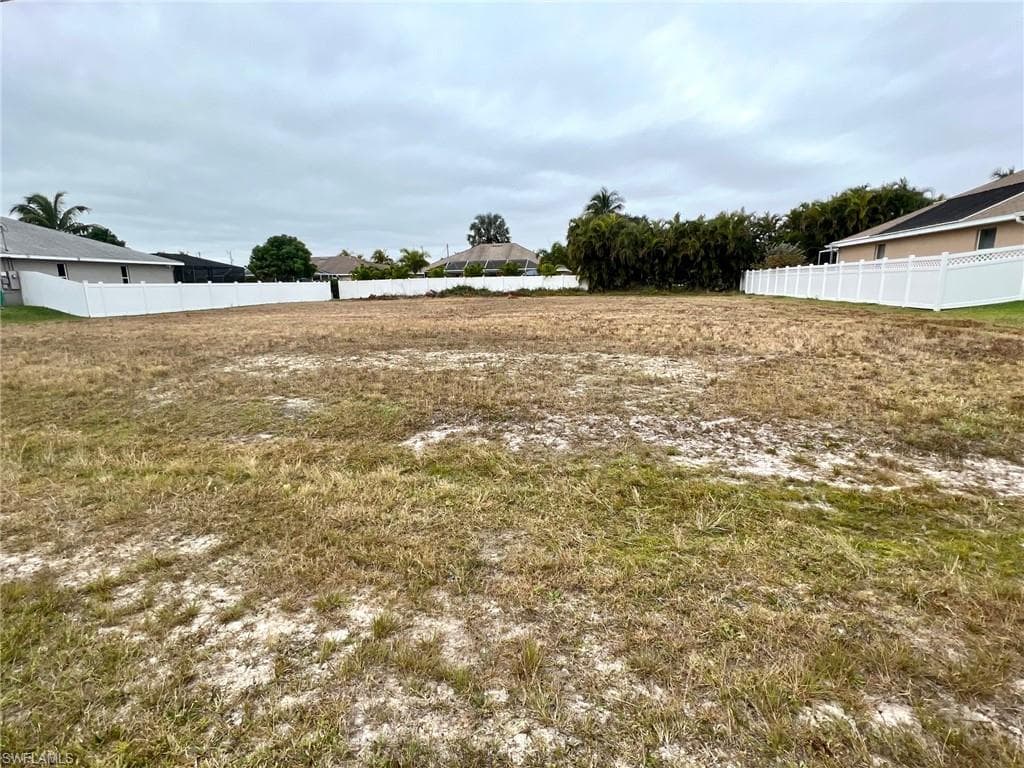 3018 S 22 PL CAPE CORAL, FL 33914