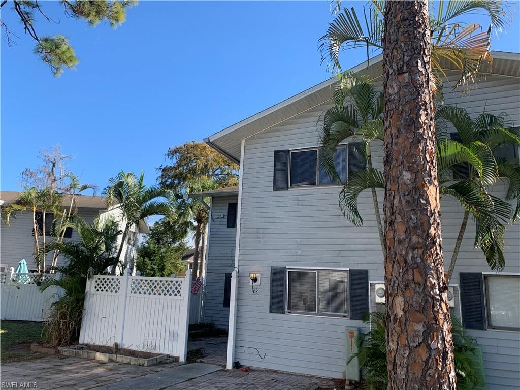 7710 Tamara Lee CT 102 FORT MYERS, FL 33907