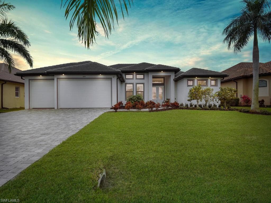 2314 SW 40th TER CAPE CORAL, FL 33914
