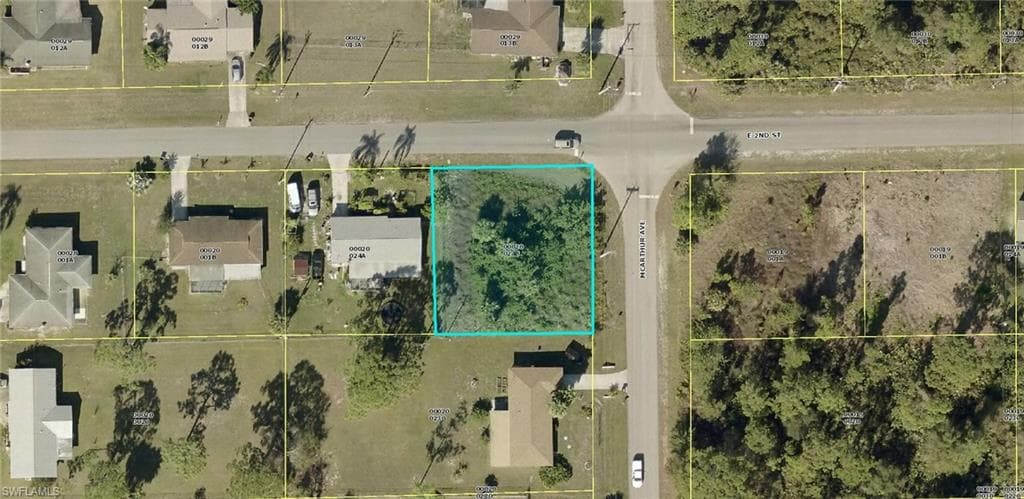 2706 E 2nd ST LEHIGH ACRES, FL 33936