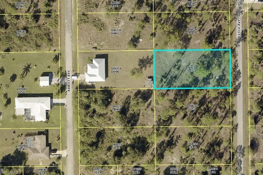307 Fitch AVE LEHIGH ACRES, FL 33936