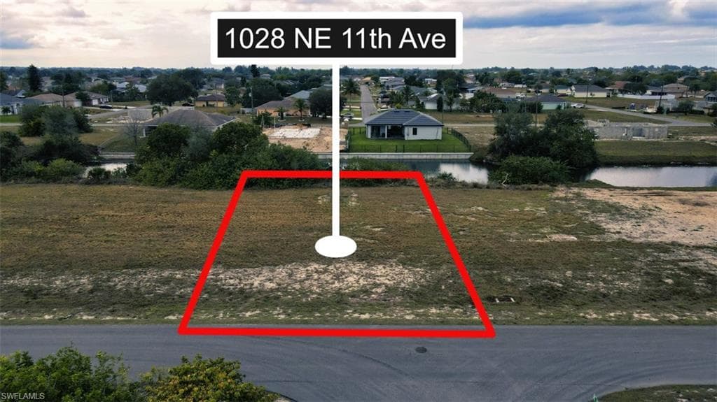 1028 NE 11th AVE CAPE CORAL, FL 33909