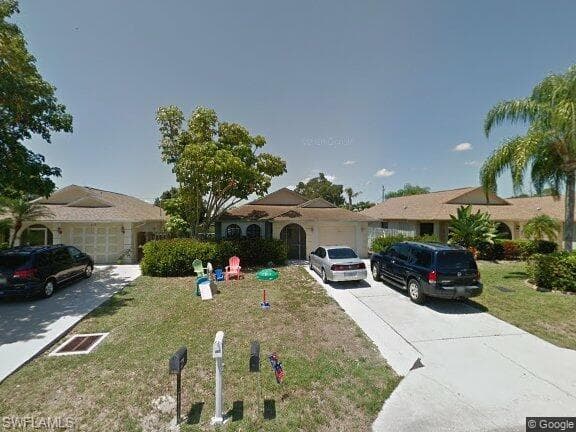 581 98th AVE N NAPLES, FL 34108