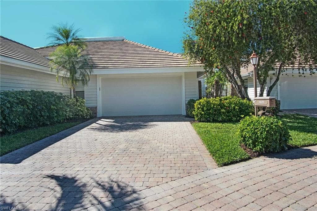 6629 Trident WAY D-4 NAPLES, FL 34108