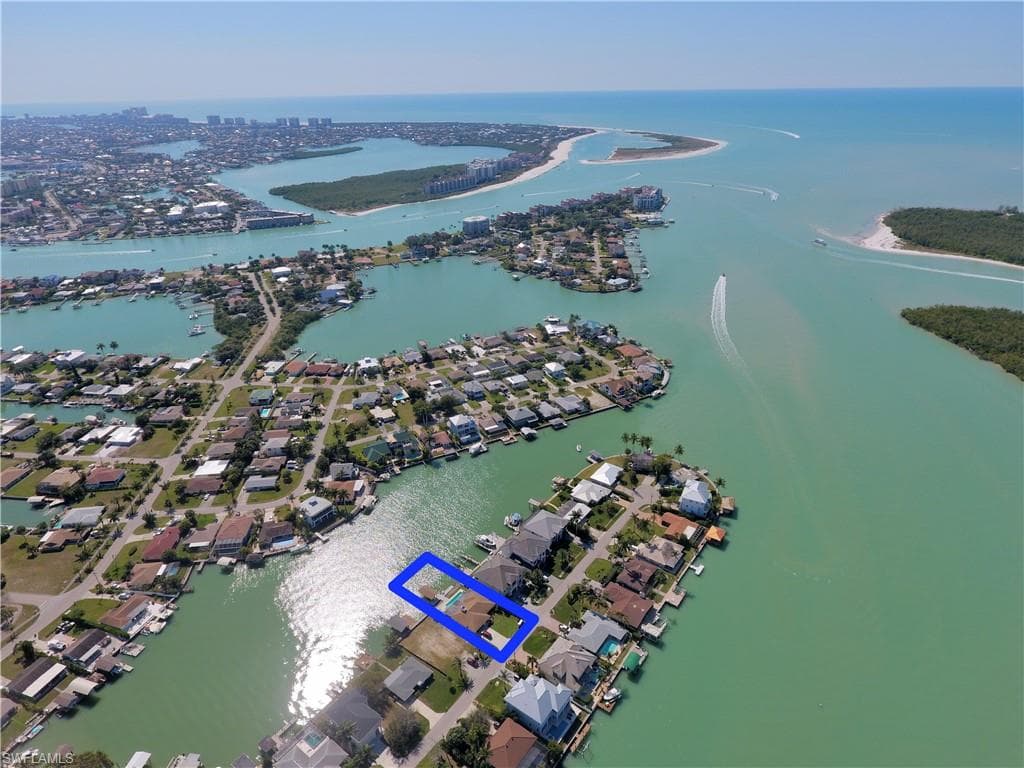 160 Pago Pago DR W NAPLES, FL 34113