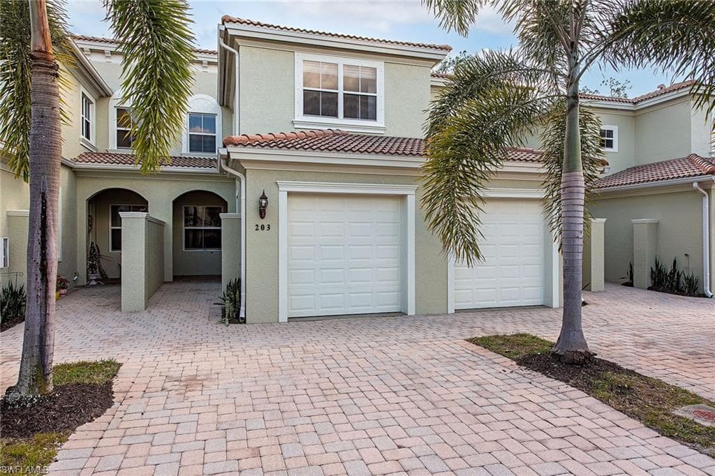 1355 Mariposa CIR 6-203 NAPLES, FL 34105