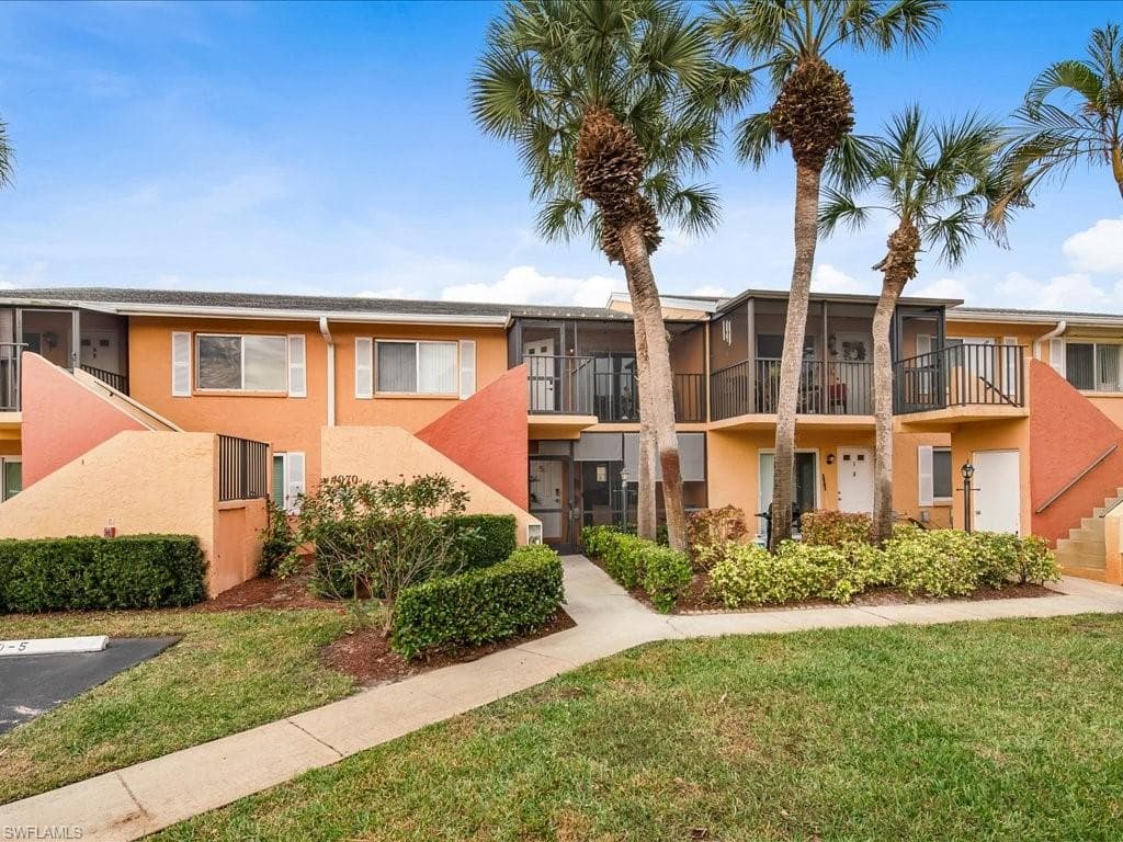 4070 Looking Glass LN 3106 NAPLES, FL 34112