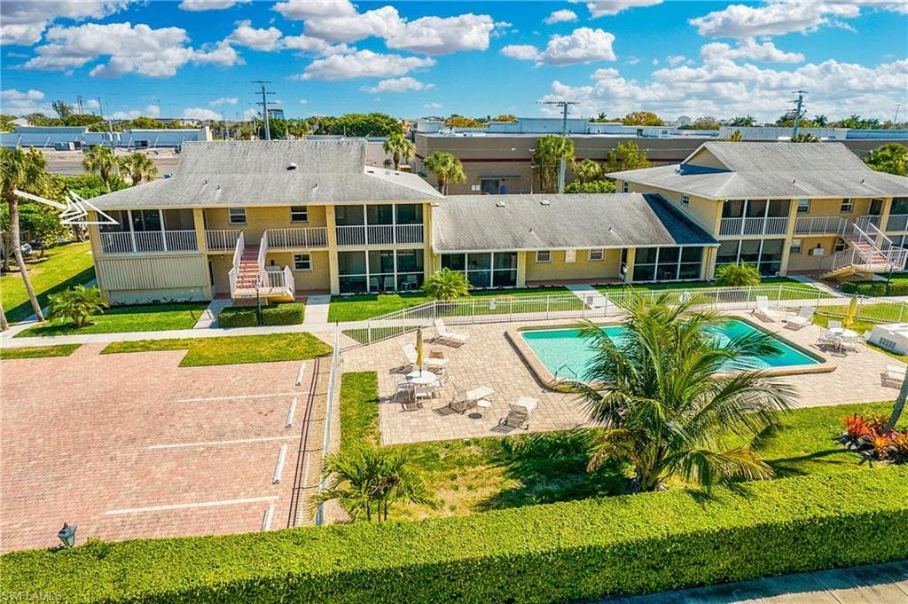 2010 Alamanda DR 201 NAPLES, FL 34102