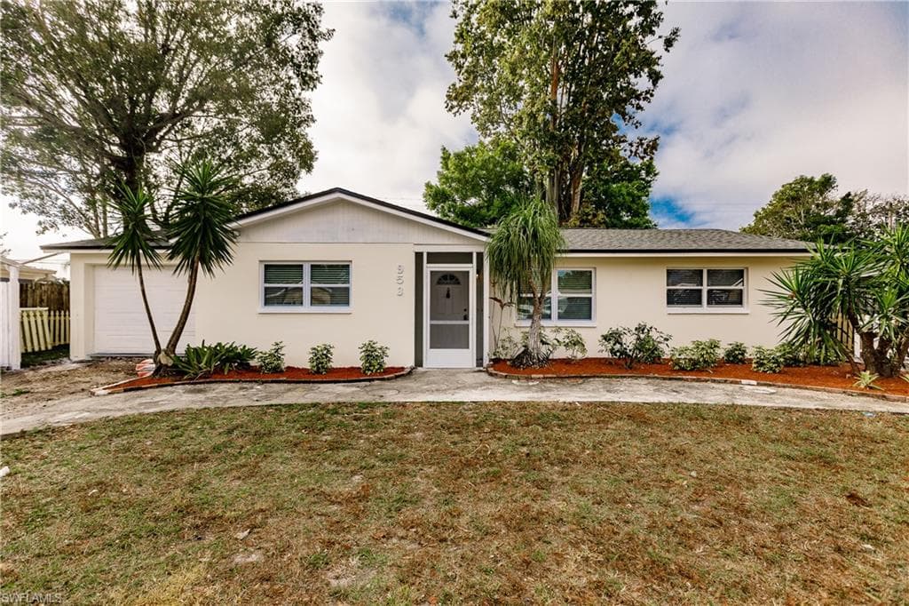 953 Jasmine ST NORTH FORT MYERS, FL 33903