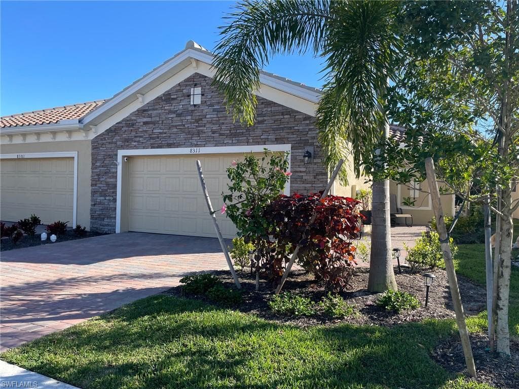 8311 Venetian Pointe DR FORT MYERS, FL 33908