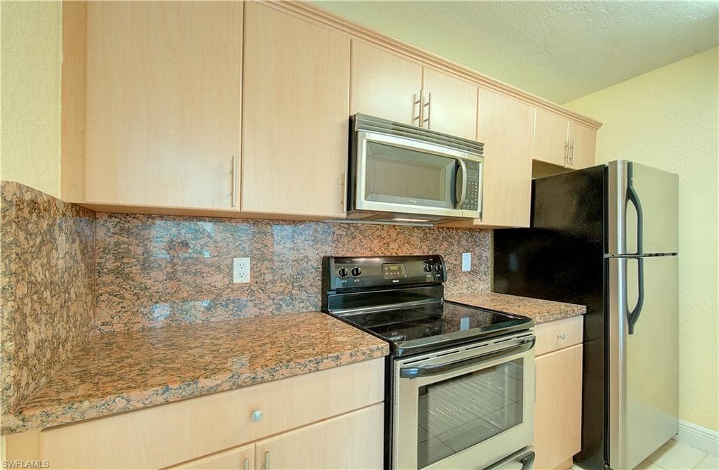 3401 Winkler AVE 108 FORT MYERS, FL 33916