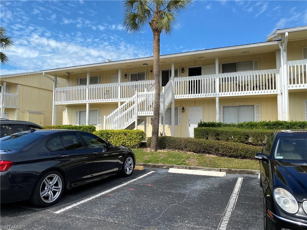 4605 Bayshore DR G2 NAPLES, FL 34112