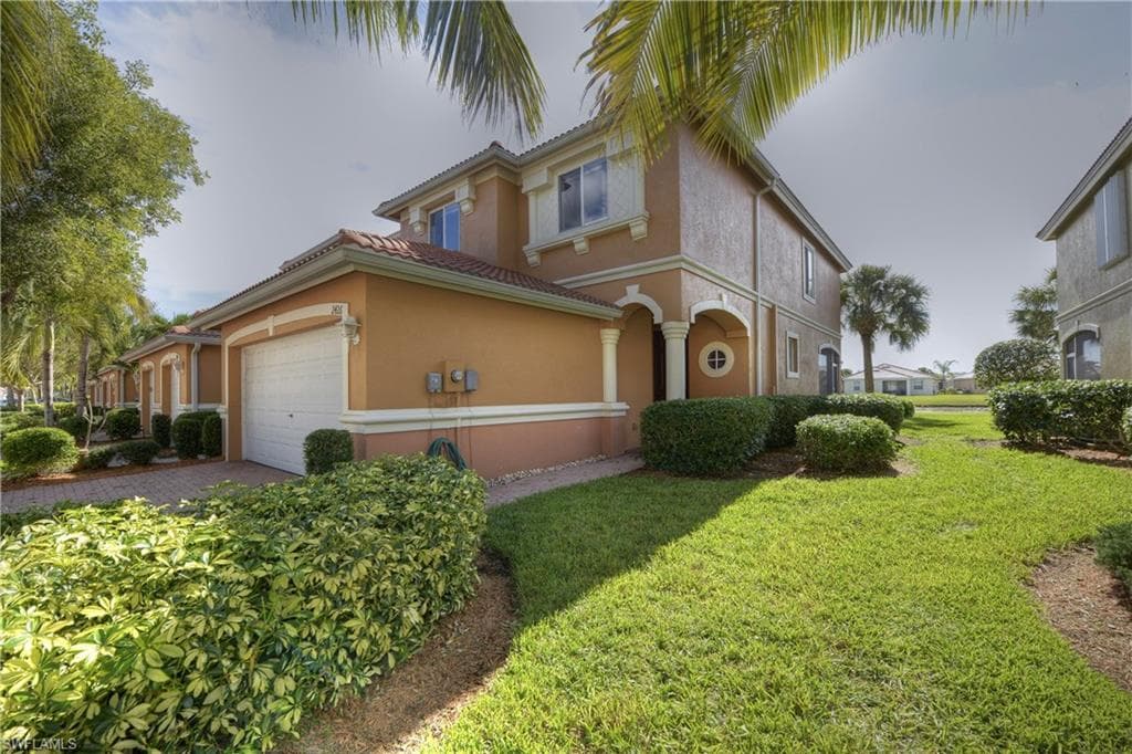 2426 Laurentina LN CAPE CORAL, FL 33909