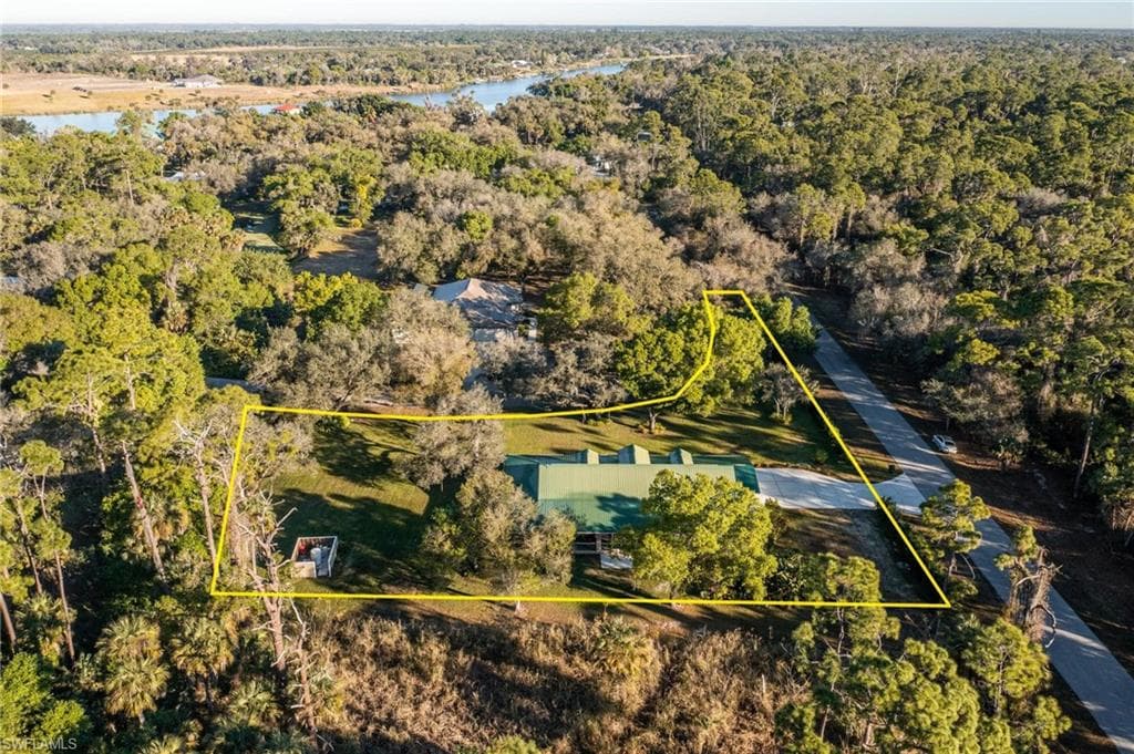 704 Turtle LN LABELLE, FL 33935