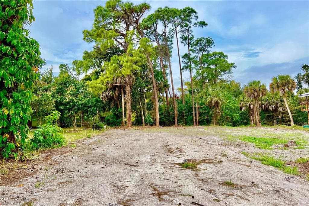 3370 Canal ST NAPLES, FL 34112