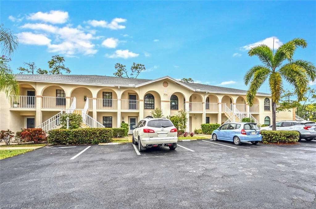 701 Augusta BLVD 701-2 NAPLES, FL 34113