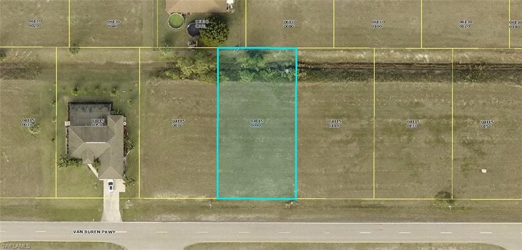 2715 Van Buren PKY CAPE CORAL, FL 33993
