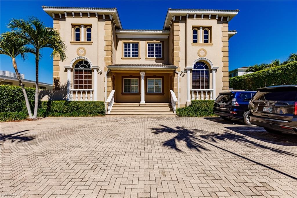 1481 Chesapeake AVE 1 NAPLES, FL 34102