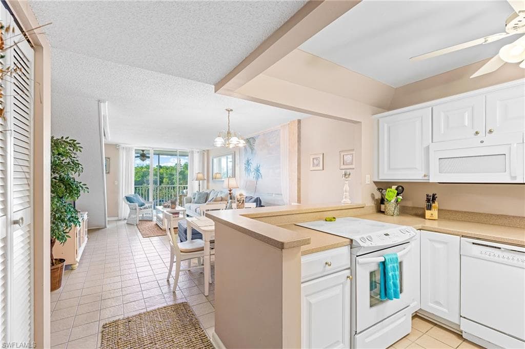 5 Bluebill AVE 305 NAPLES, FL 34108