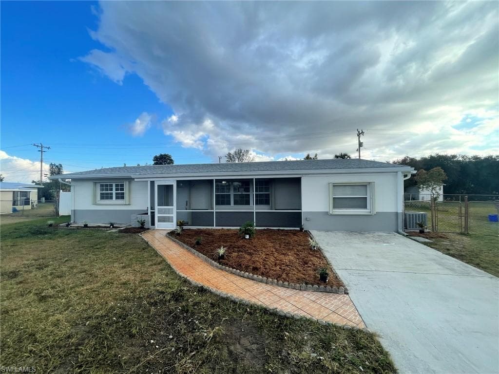 210 Stewart LN LEHIGH ACRES, FL 33936