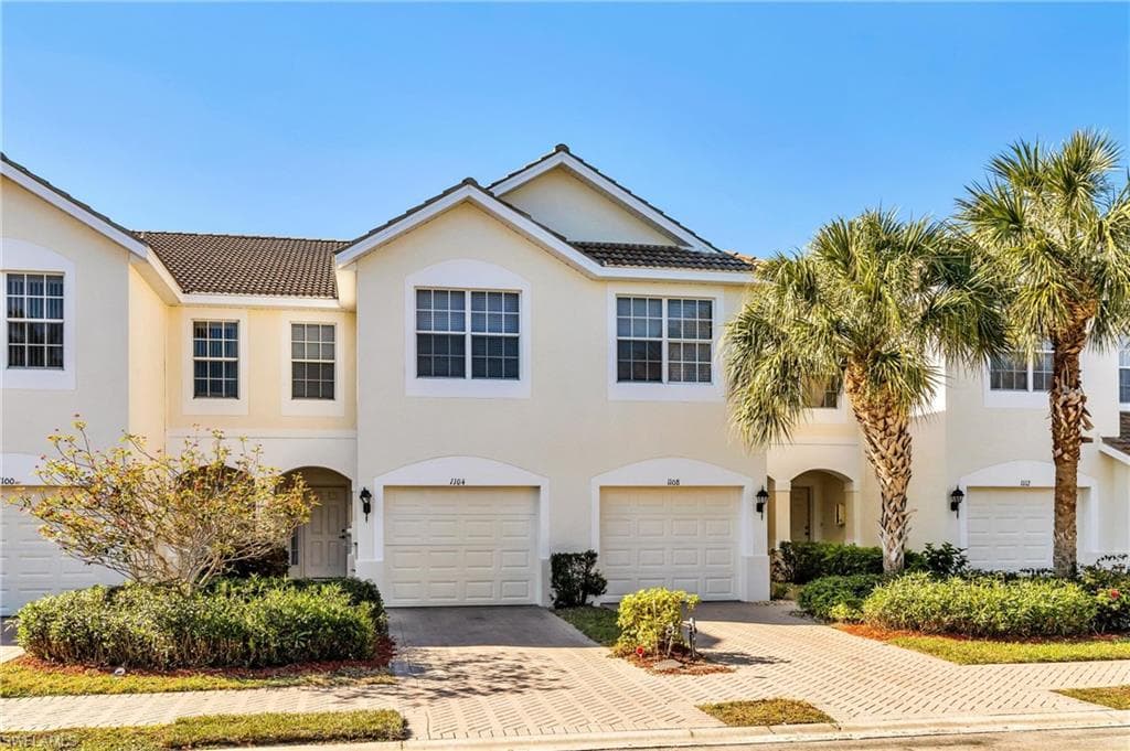1104 Oxford LN 44 NAPLES, FL 34105