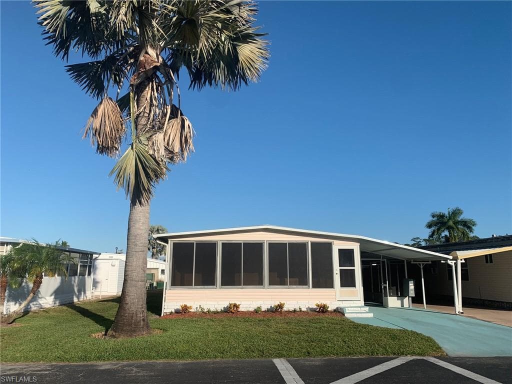 58 Enchanting BLVD E-58 NAPLES, FL 34112