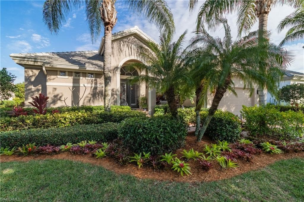 8818 New Castle DR FORT MYERS, FL 33908