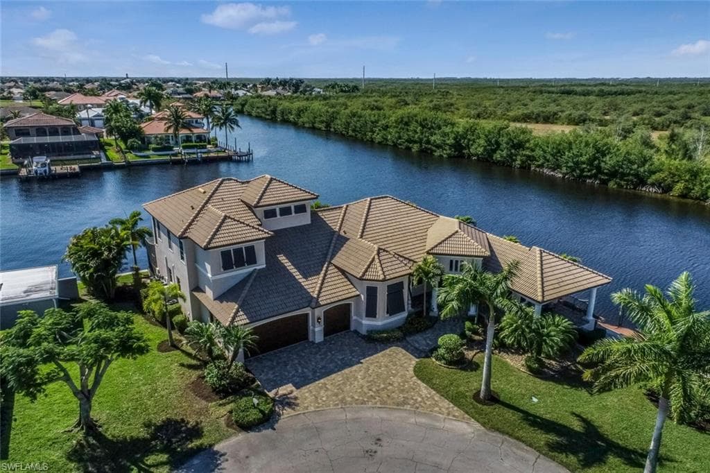 2832 SW 45th ST CAPE CORAL, FL 33914