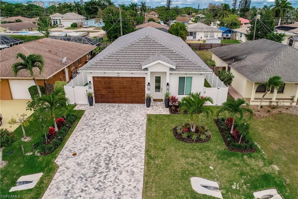 785 93rd AVE N NAPLES, FL 34108