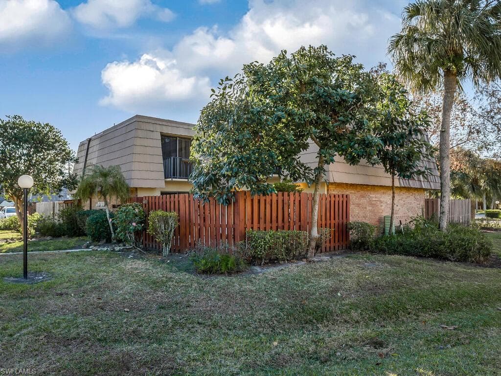 1607 Park Meadows DR 2 FORT MYERS, FL 33907