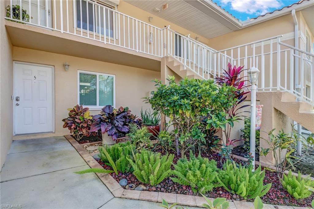 192 Furse Lakes CIR H-5 NAPLES, FL 34104