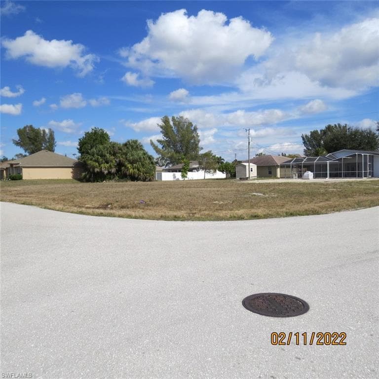 1425 SW 5th PL CAPE CORAL, FL 33991