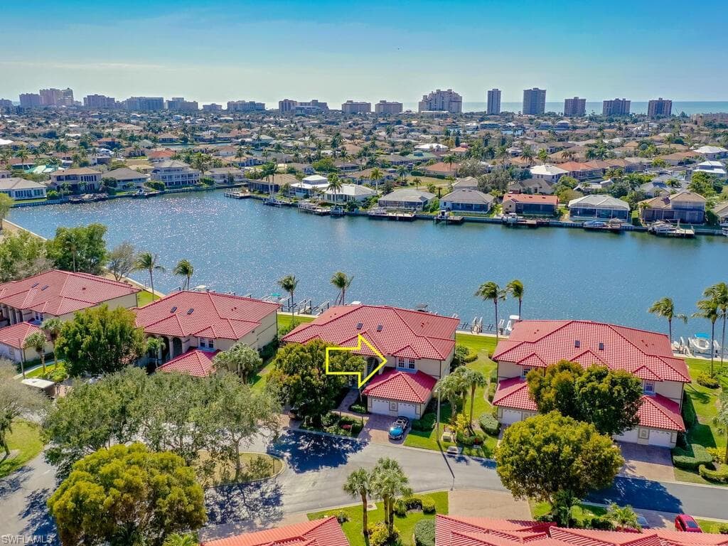190 Waterside CIR 202 MARCO ISLAND, FL 34145
