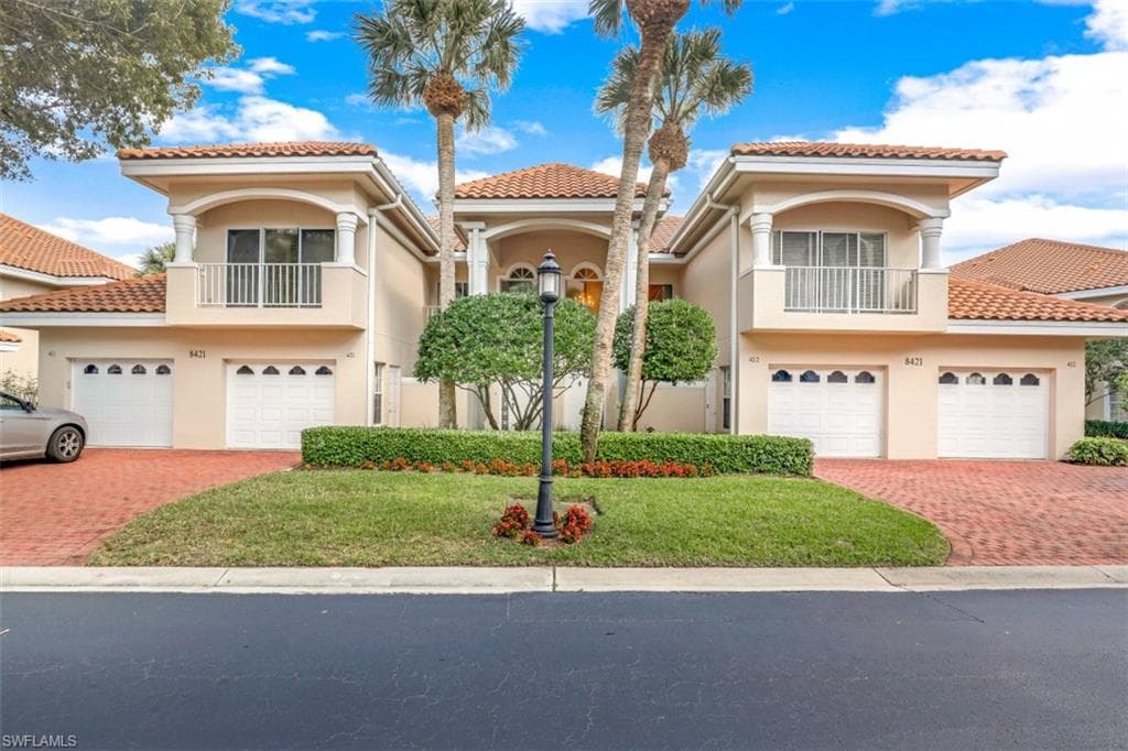 8421 Abbington CIR 4-422 NAPLES, FL 34108