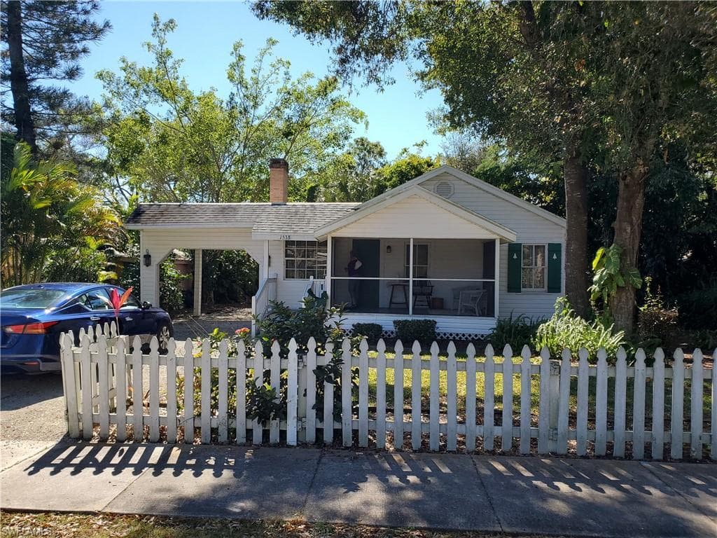 1538 Lynwood AVE FORT MYERS, FL 33901