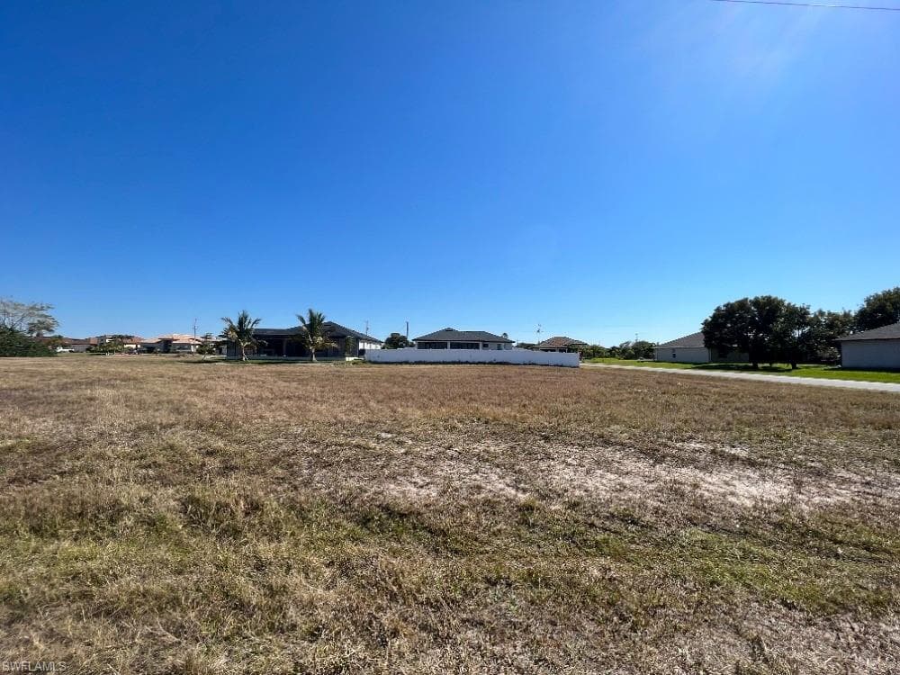 319 SW 31st PL CAPE CORAL, FL 33991