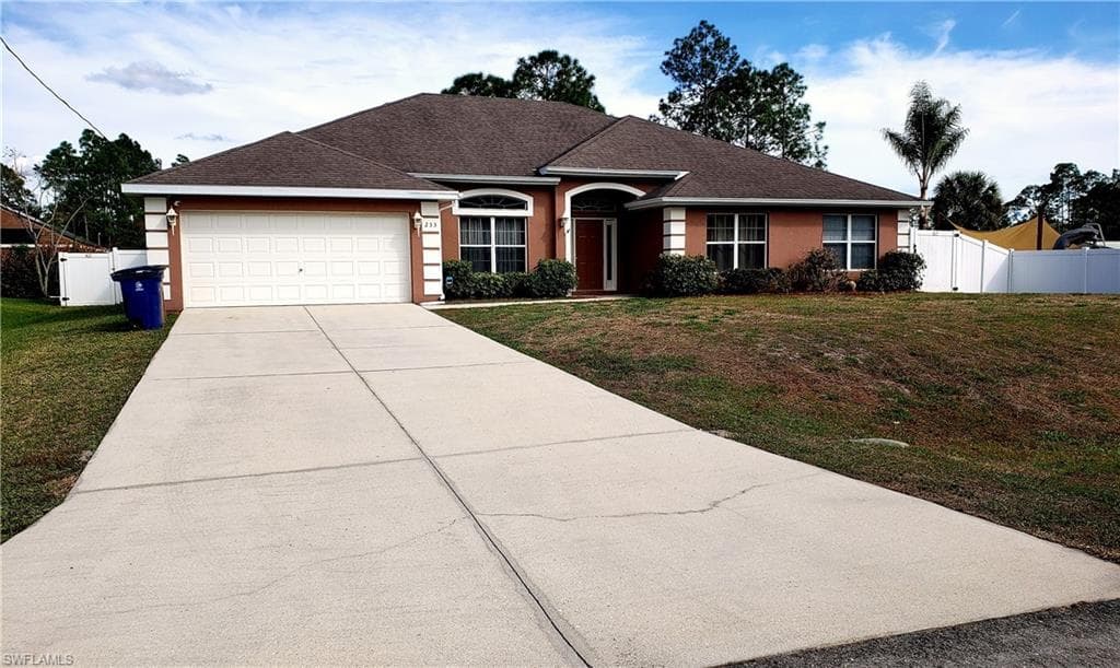 233 Nashville AVE S LEHIGH ACRES, FL 33974