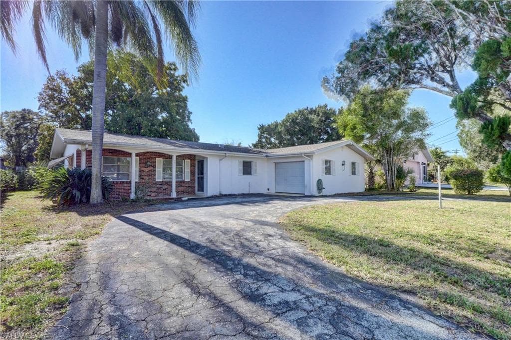 1922 Indian Creek DR NORTH FORT MYERS, FL 33917