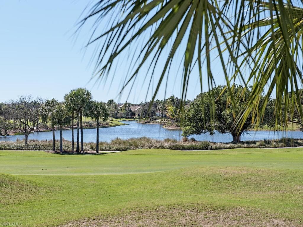 2385 Mont Claire DR 202 NAPLES, FL 34109